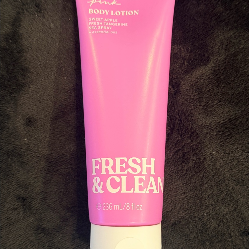 PINK Victoria's Secret Fresh & Clean Body Lotion